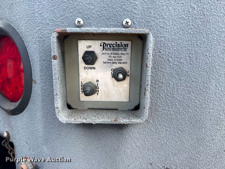 image for item EG5966 2012 Mack CXU613 toter truck