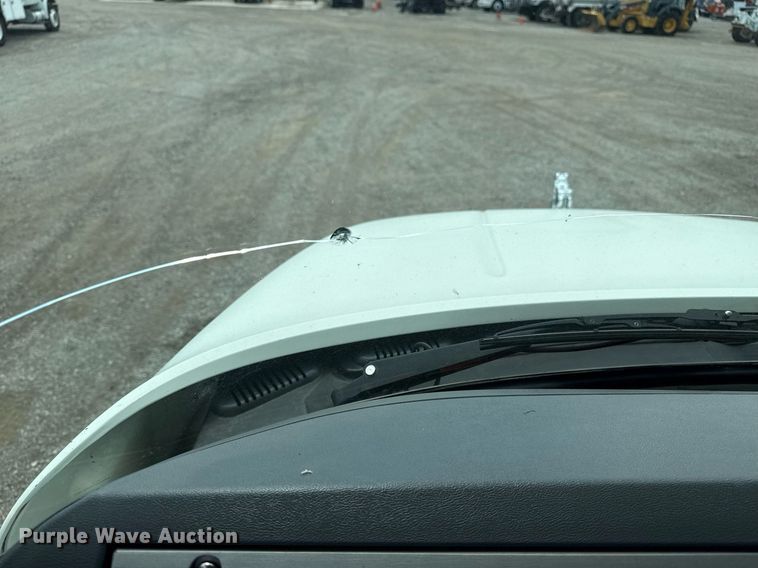 image for item EG5966 2012 Mack CXU613 toter truck