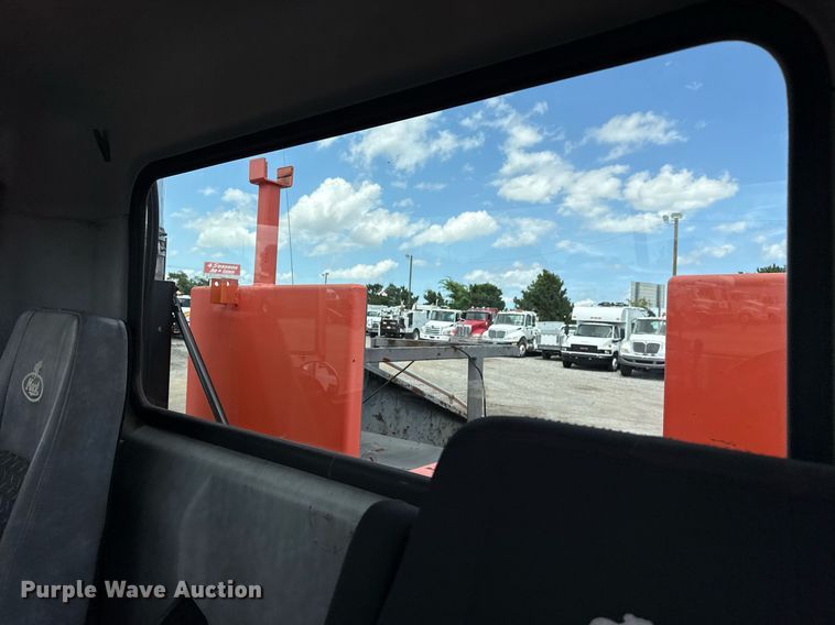 image for item EG5966 2012 Mack CXU613 toter truck