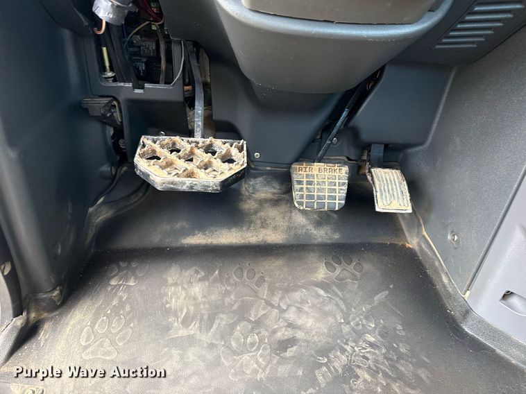 image for item EG5966 2012 Mack CXU613 toter truck