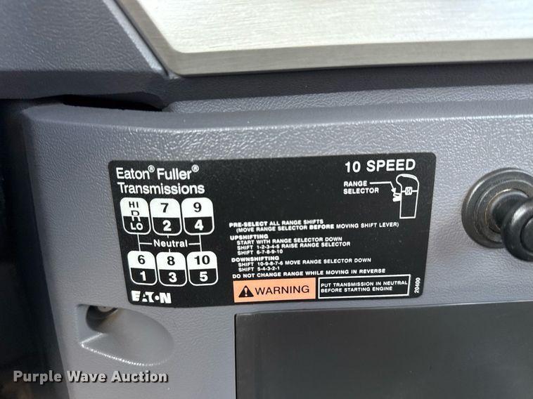 image for item EG5966 2012 Mack CXU613 toter truck