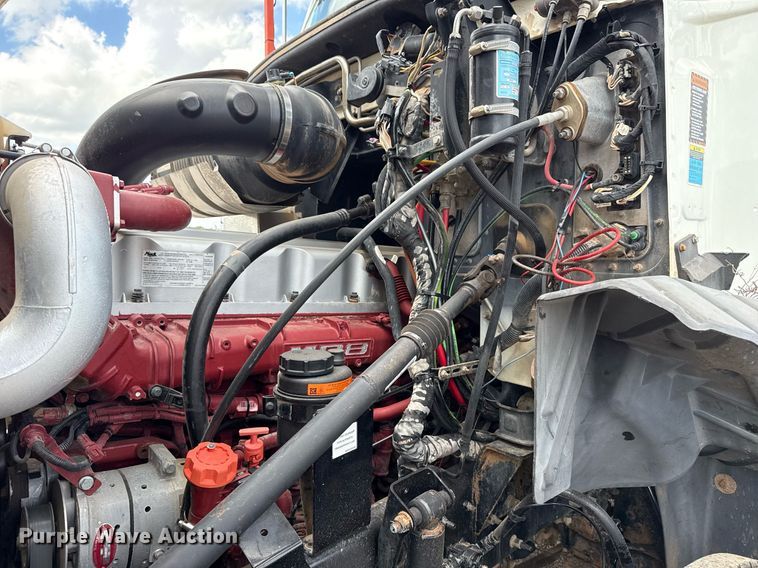 image for item EG5966 2012 Mack CXU613 toter truck