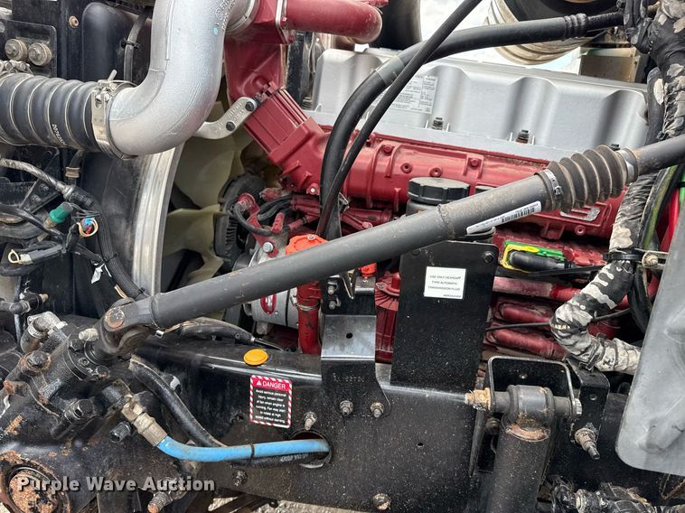 image for item EG5966 2012 Mack CXU613 toter truck