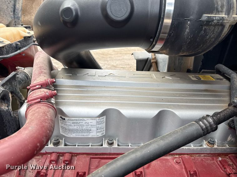 image for item EG5966 2012 Mack CXU613 toter truck