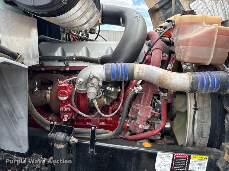 image for item EG5966 2012 Mack CXU613 toter truck