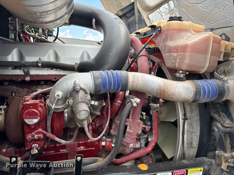 image for item EG5966 2012 Mack CXU613 toter truck