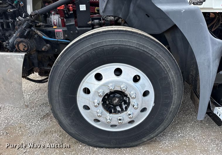 image for item EG5966 2012 Mack CXU613 toter truck