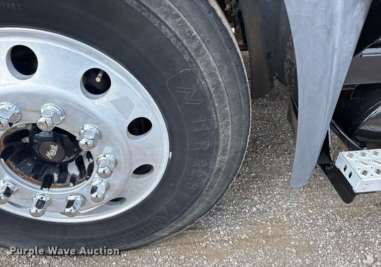 image for item EG5966 2012 Mack CXU613 toter truck