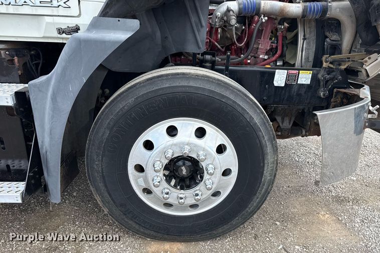 image for item EG5966 2012 Mack CXU613 toter truck