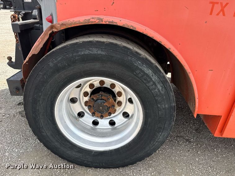 image for item EG5966 2012 Mack CXU613 toter truck