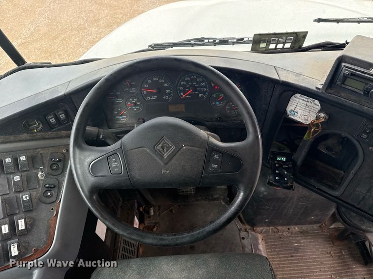 image for item EG5972 2008 International prisoner transport bus