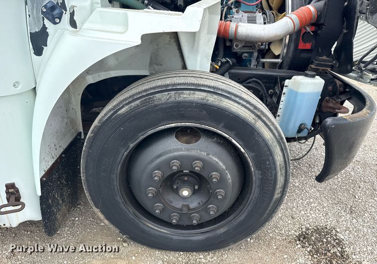 image for item EG5972 2008 International prisoner transport bus