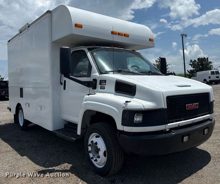 image for item EG5975 2005 GMC C4500 utility / service truck
