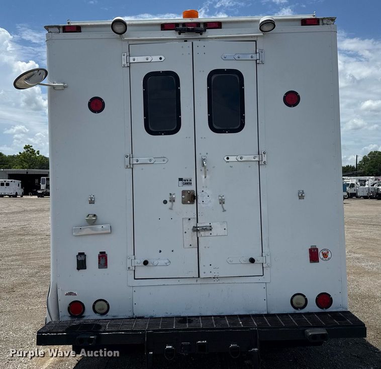 image for item EG5975 2005 GMC C4500 utility / service truck