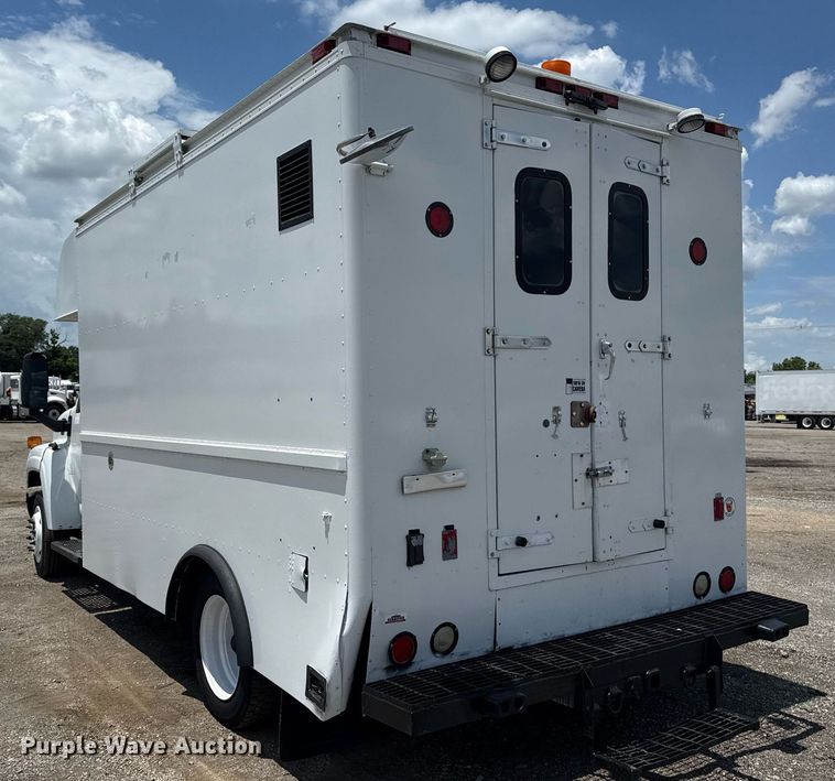 image for item EG5975 2005 GMC C4500 utility / service truck