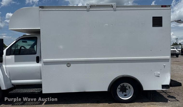 image for item EG5975 2005 GMC C4500 utility / service truck