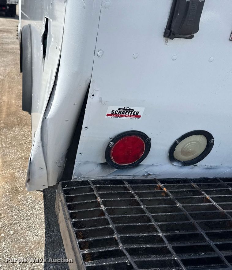 image for item EG5975 2005 GMC C4500 utility / service truck