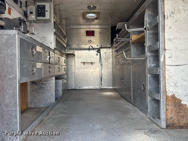 image for item EG5975 2005 GMC C4500 utility / service truck