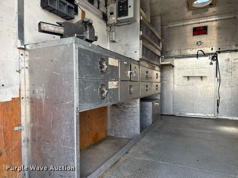 image for item EG5975 2005 GMC C4500 utility / service truck