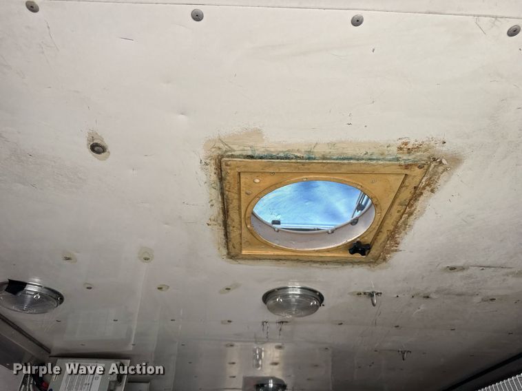 image for item EG5975 2005 GMC C4500 utility / service truck