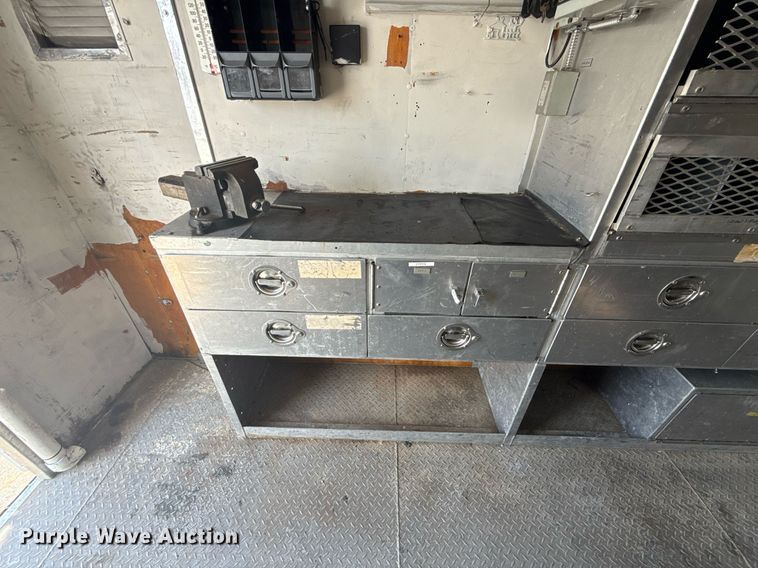 image for item EG5975 2005 GMC C4500 utility / service truck