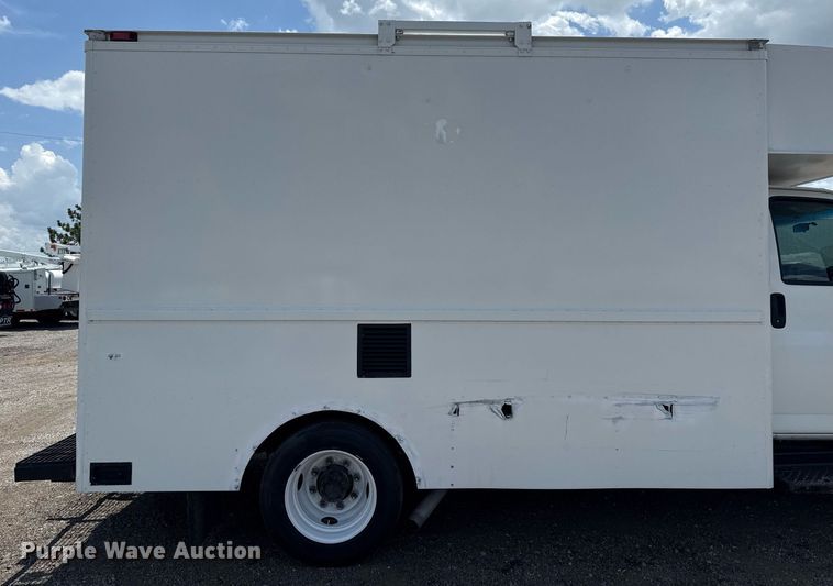 image for item EG5975 2005 GMC C4500 utility / service truck