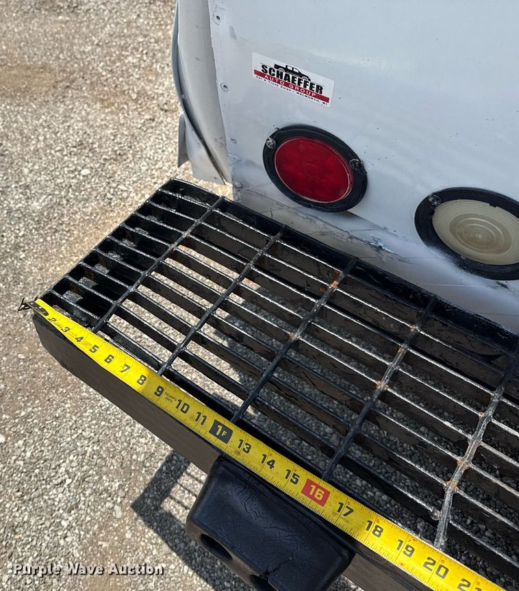 image for item EG5975 2005 GMC C4500 utility / service truck