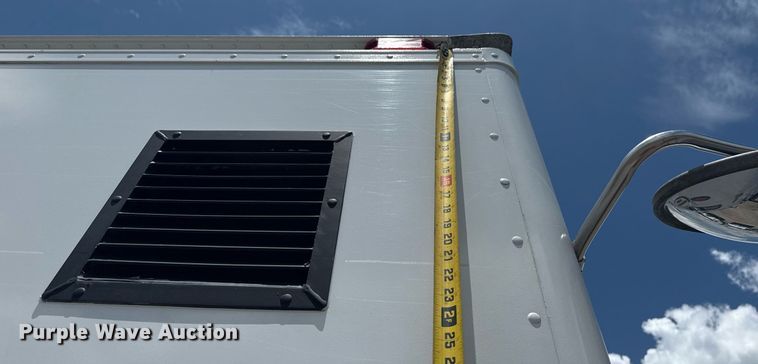 image for item EG5975 2005 GMC C4500 utility / service truck