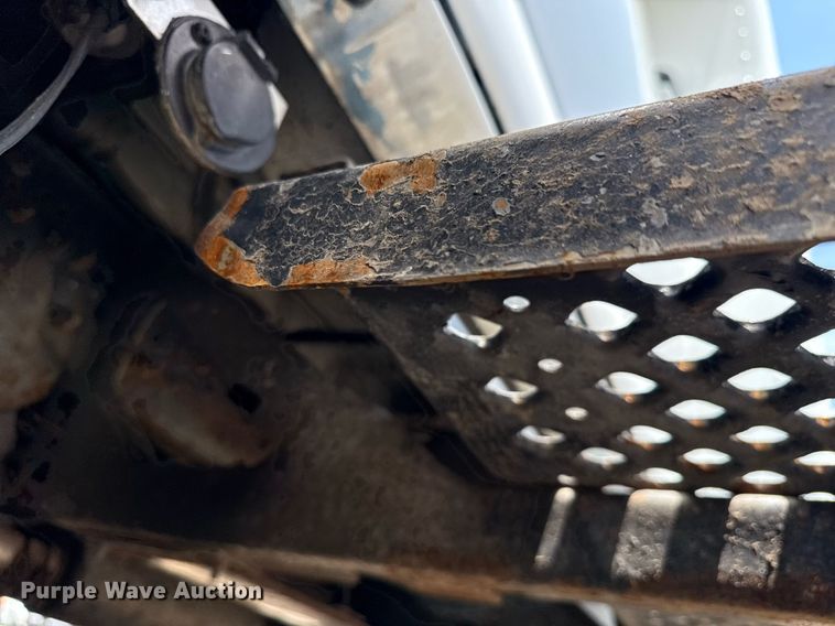 image for item EG5975 2005 GMC C4500 utility / service truck