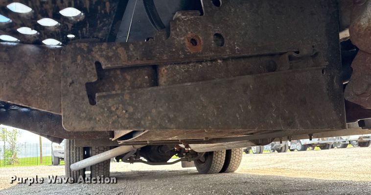 image for item EG5975 2005 GMC C4500 utility / service truck