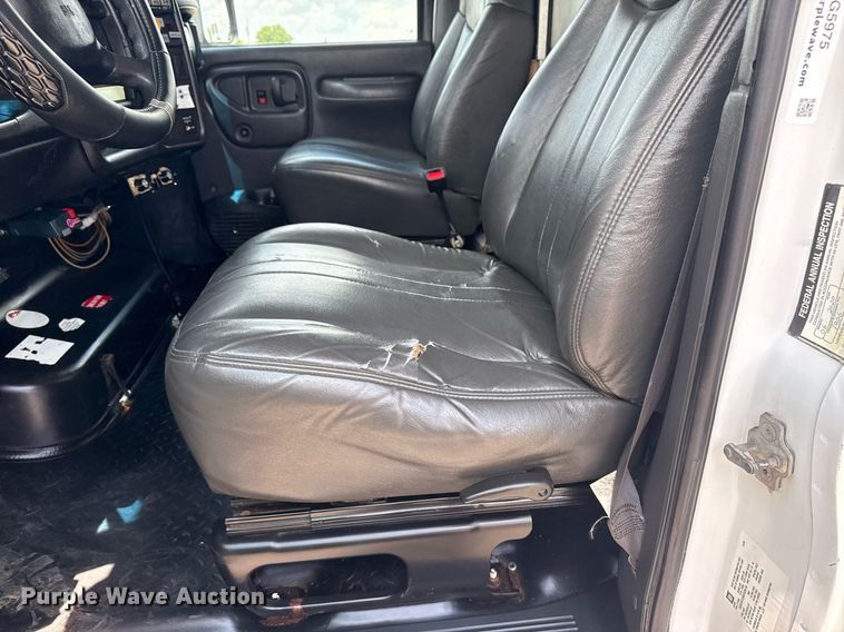 image for item EG5975 2005 GMC C4500 utility / service truck