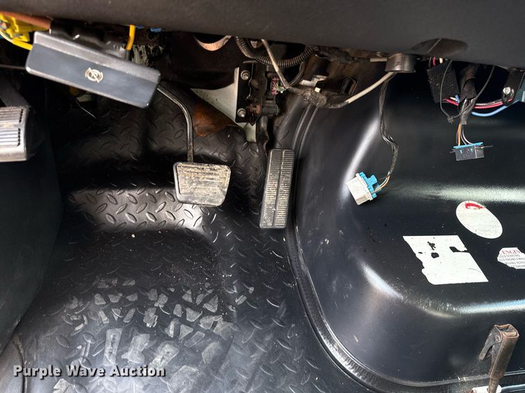 image for item EG5975 2005 GMC C4500 utility / service truck