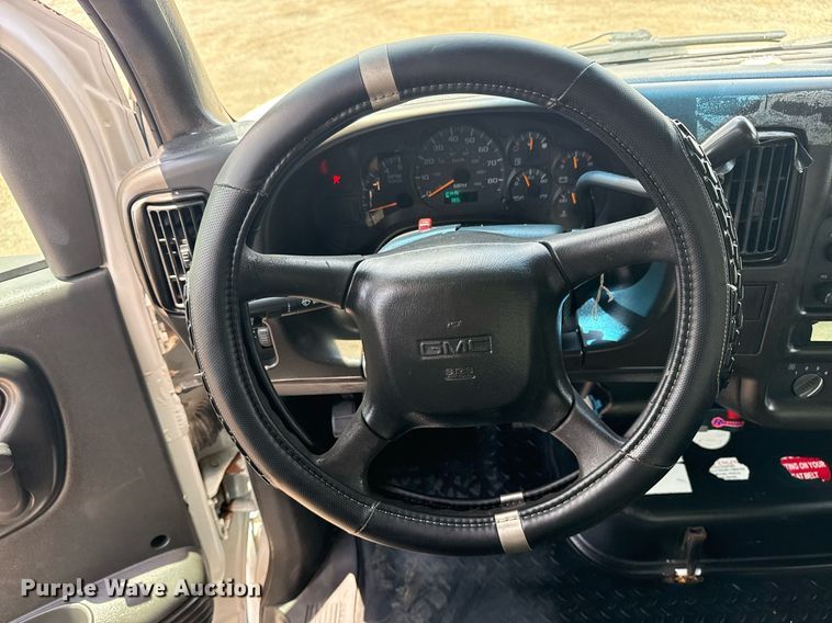 image for item EG5975 2005 GMC C4500 utility / service truck