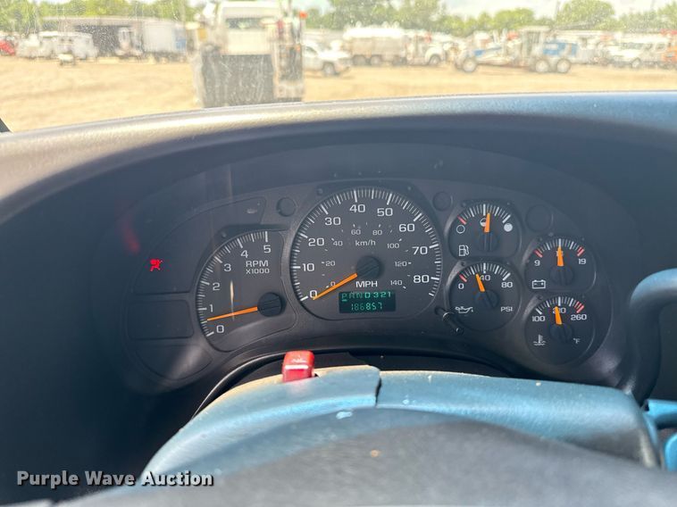 image for item EG5975 2005 GMC C4500 utility / service truck