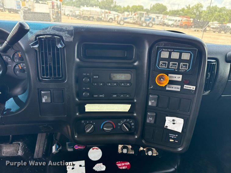 image for item EG5975 2005 GMC C4500 utility / service truck