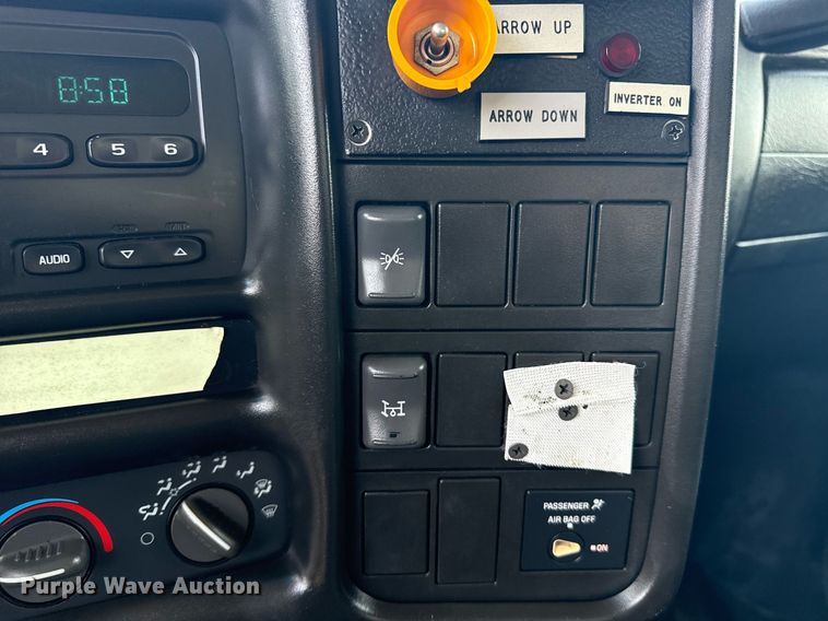 image for item EG5975 2005 GMC C4500 utility / service truck