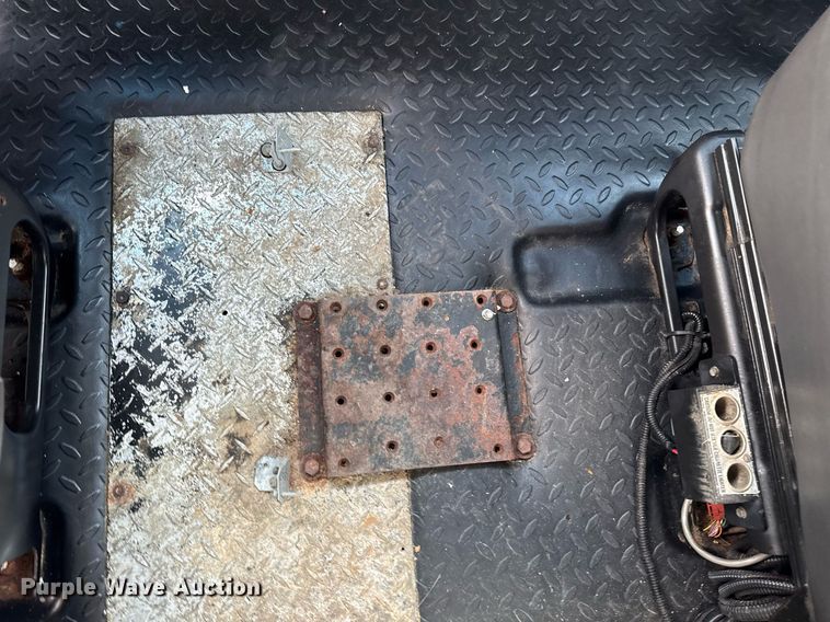 image for item EG5975 2005 GMC C4500 utility / service truck