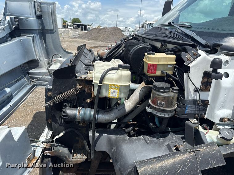 image for item EG5975 2005 GMC C4500 utility / service truck