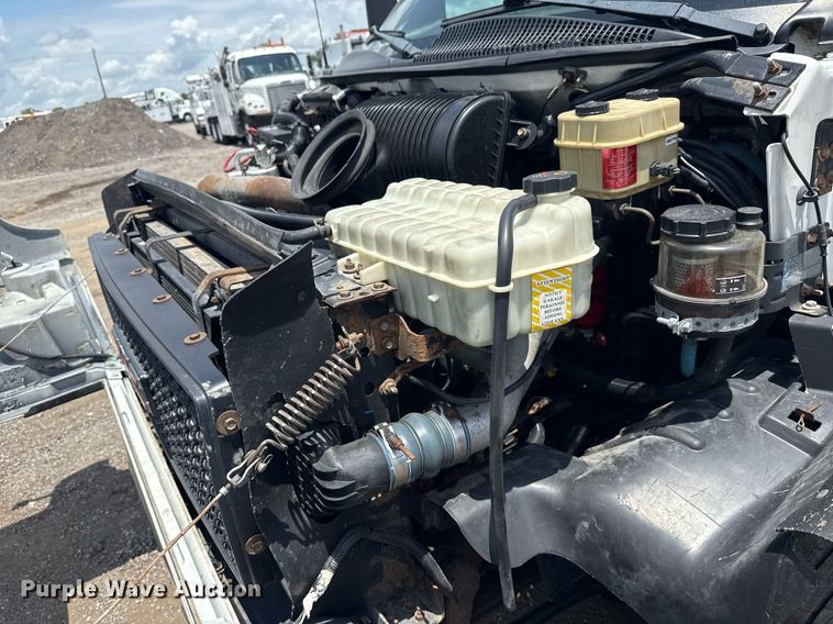 image for item EG5975 2005 GMC C4500 utility / service truck