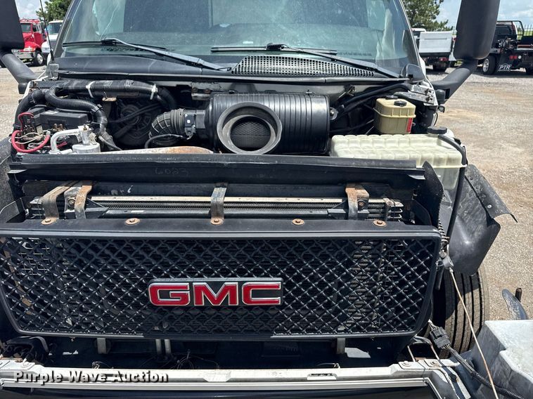 image for item EG5975 2005 GMC C4500 utility / service truck