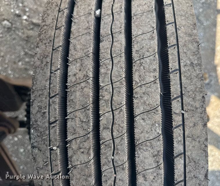 image for item EG5975 2005 GMC C4500 utility / service truck