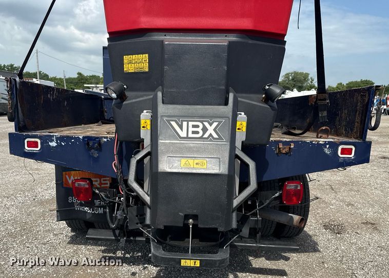 image for item EG5982 2019 Ford F350 Super Duty Crew Cab flatbed pickup truck