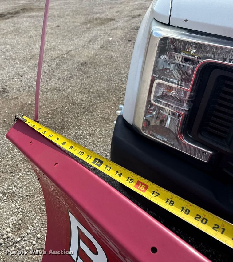 image for item EG5982 2019 Ford F350 Super Duty Crew Cab flatbed pickup truck