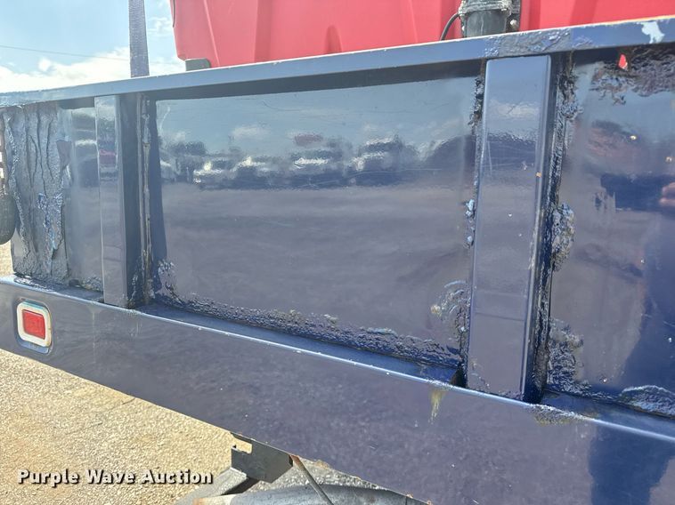 image for item EG5982 2019 Ford F350 Super Duty Crew Cab flatbed pickup truck