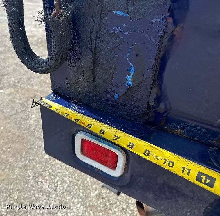 image for item EG5982 2019 Ford F350 Super Duty Crew Cab flatbed pickup truck