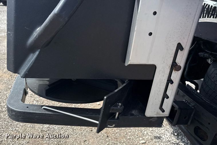 image for item EG5982 2019 Ford F350 Super Duty Crew Cab flatbed pickup truck