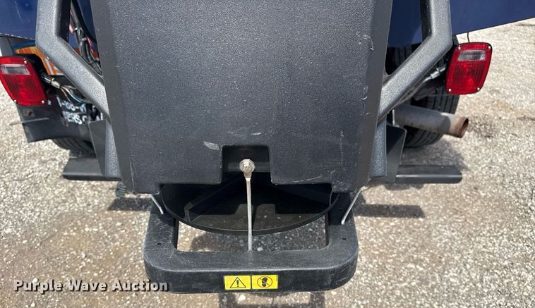 image for item EG5982 2019 Ford F350 Super Duty Crew Cab flatbed pickup truck