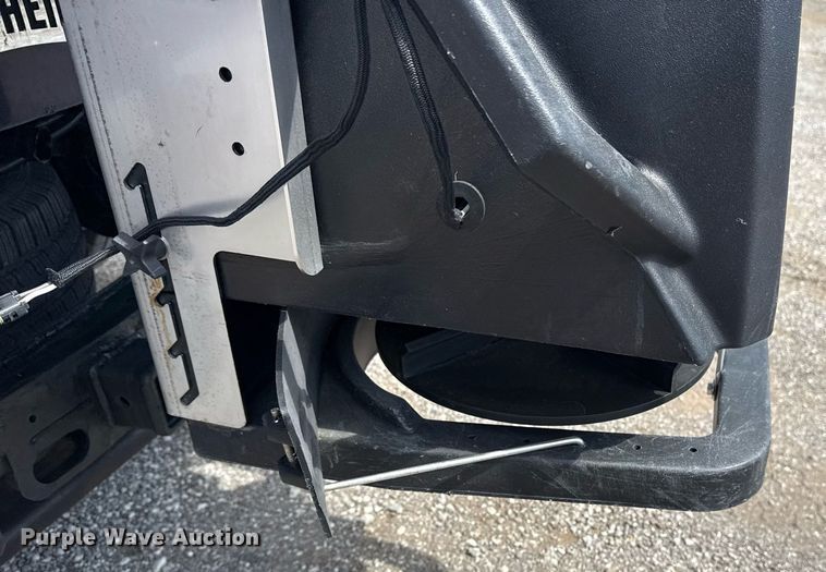 image for item EG5982 2019 Ford F350 Super Duty Crew Cab flatbed pickup truck