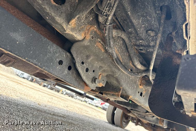 image for item EG5982 2019 Ford F350 Super Duty Crew Cab flatbed pickup truck