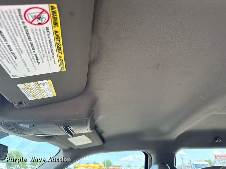 image for item EG5982 2019 Ford F350 Super Duty Crew Cab flatbed pickup truck